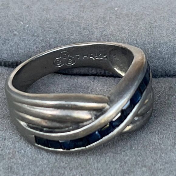 Vintage Cocktail Ring Size 6 3/4 With Blue Sapphire and Sterling Silver Band - Picture 7 of 9